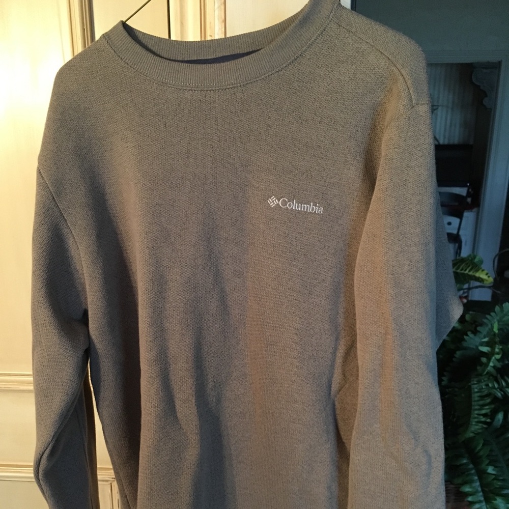 Columbia sweatshirt